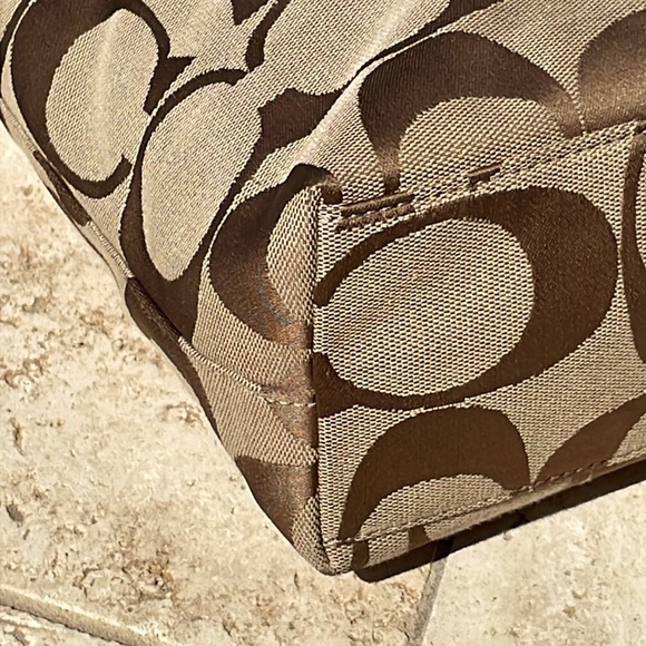 Coach Signature C Khaki/Vermillion Multi Stripe Tote/Shoulder Bag - Picture 11 of 17